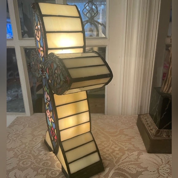 Beautiful Tiffany Lamp Christmas Christian Religious Stained Glass Holy Cross - Picture 6 of 16